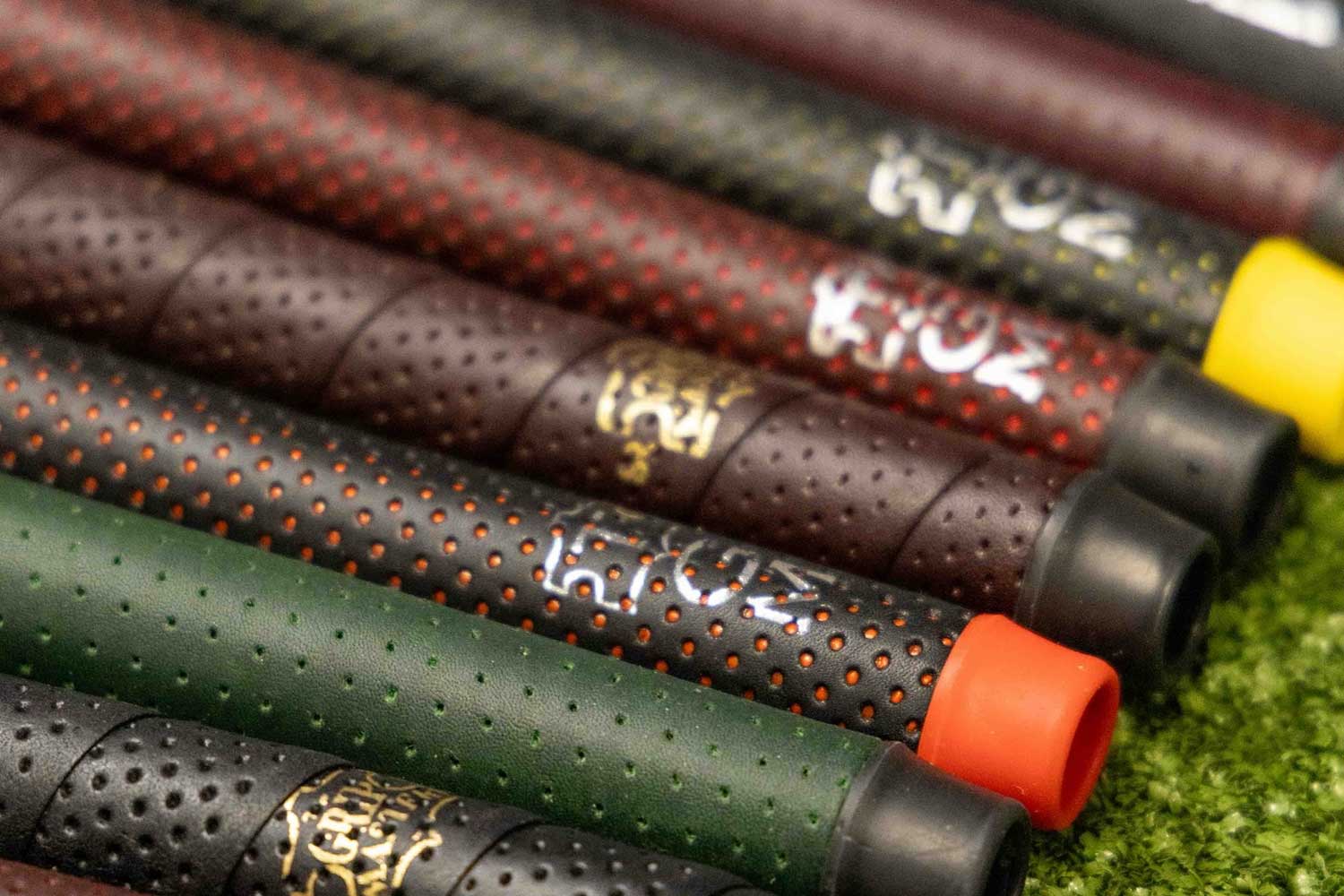 Polo Drip Set Di 8 Impugnature Grip Master ROO – Nero O Rosso, Standard O Midsize, NUOVE Grip Golf Grip Master Polo Drip Set Di 8 Impugnature Grip Master ROO – Nero O Rosso, Standard O Midsize, NUOVE Grip Golf Grip Master